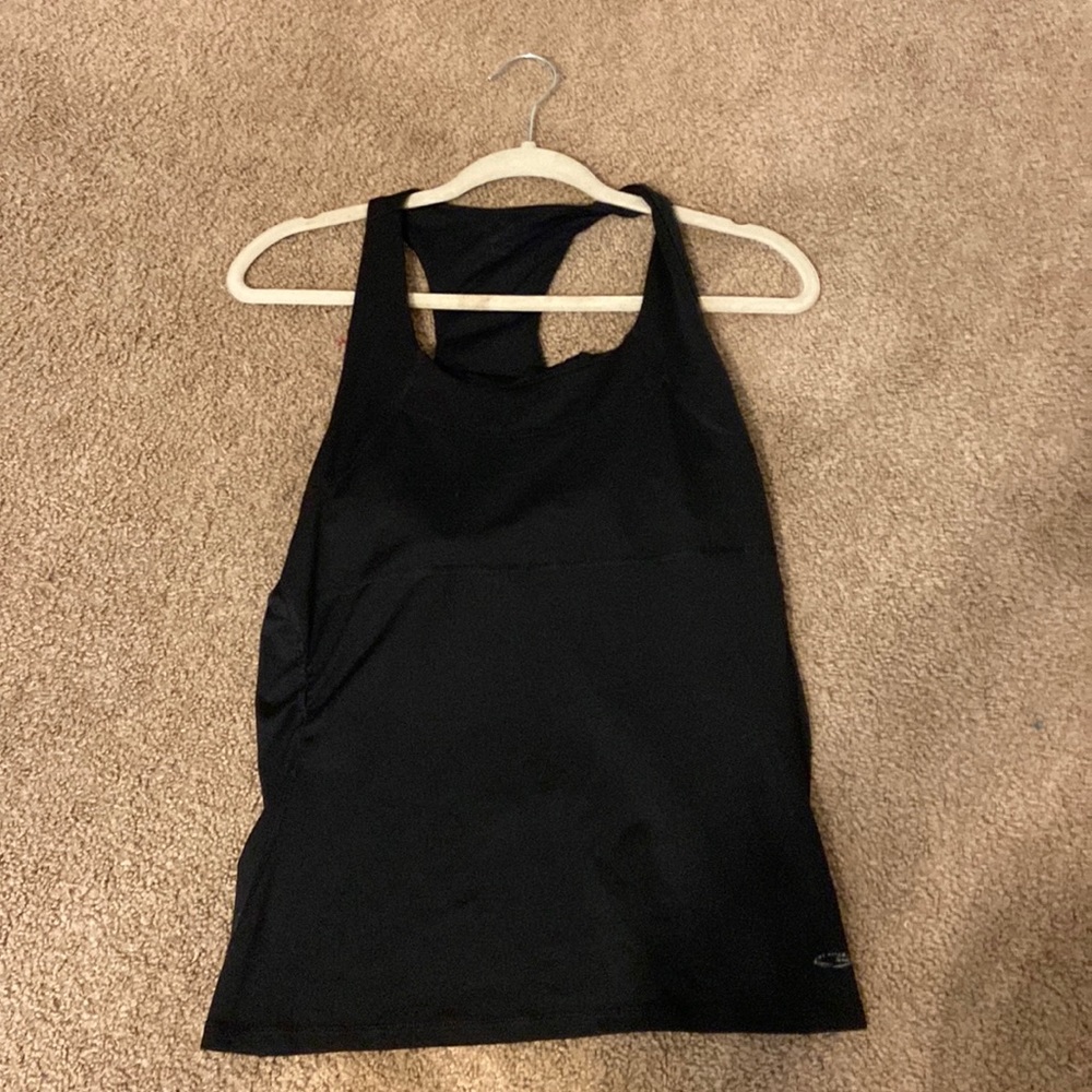 black workout tank